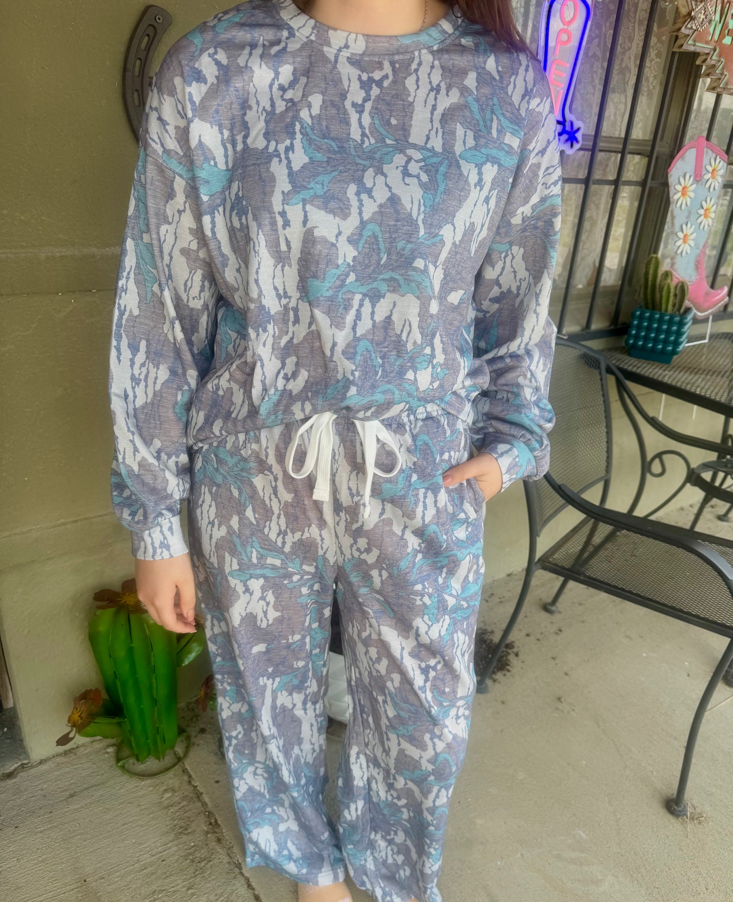 Camo Creek Pullover Set