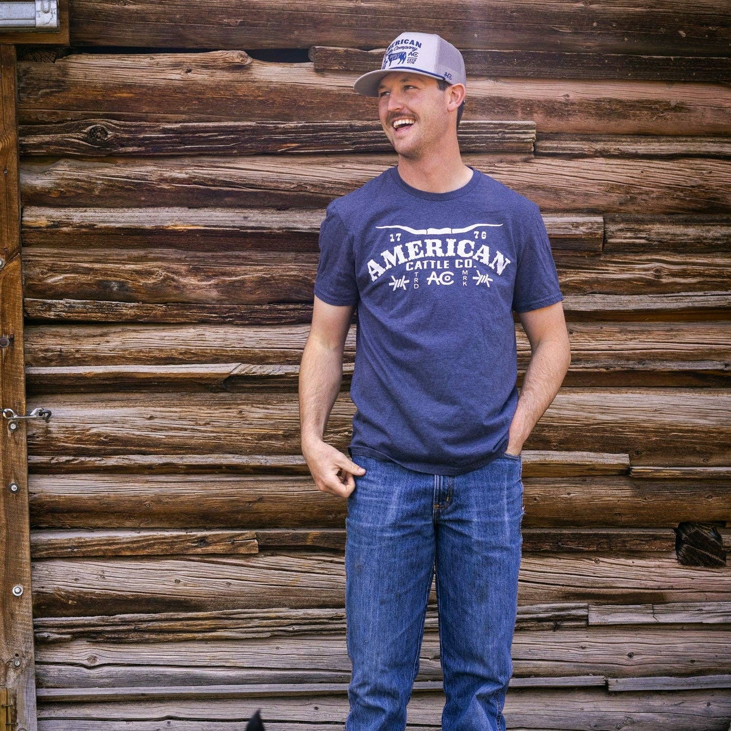 Longhorn Barb Men's Graphic Tee